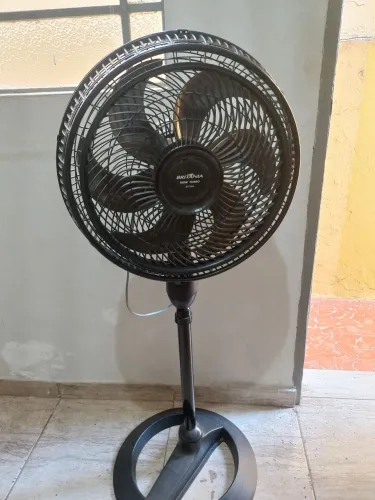 Ventilador de Coluna Britânia Turbo BVT450 160W - 127V (Apenas 5 meses de uso)