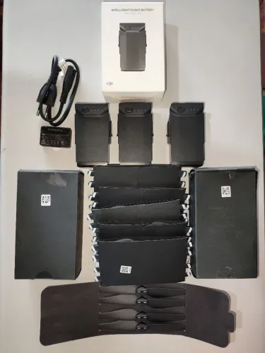 Combo Fly More DJI Mavic Air Bolsa 03 Baterias 12 Pares Hélice 01 Adaptador Power Bank