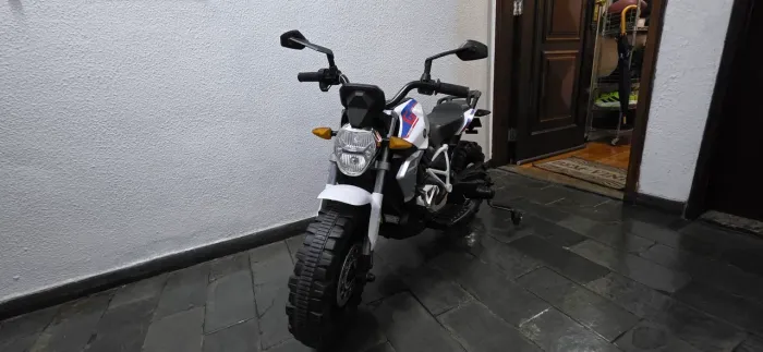 Moto elétrica para crianças até 6 anos