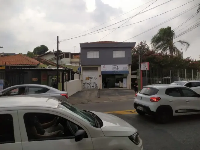 Prédio comercial na Avenida Imirim, 2086 490 m²