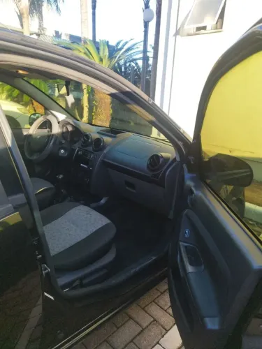 Ford Fiesta Sedan 1.0 8V Flex 4P 2013