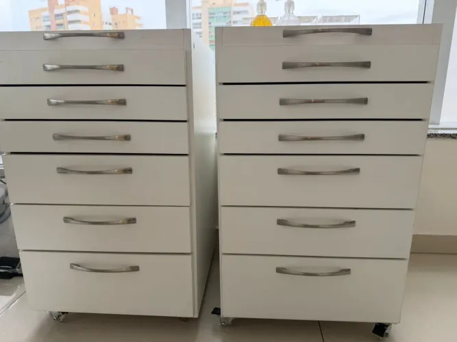 Carrinho auxiliar reforçado