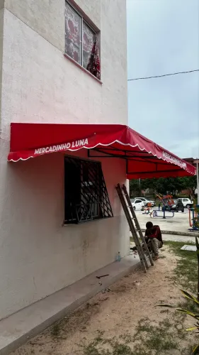 Toldo Vermelho para Janela Sol e Chuva