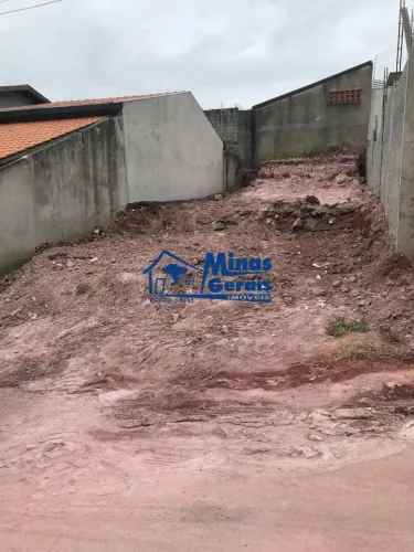 LINDO TERRENO NO SANTA JÚLIA, VENDE-SE!!