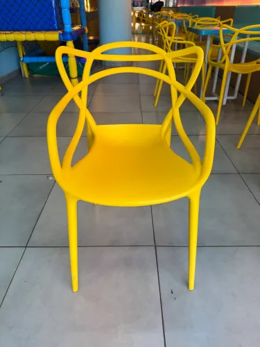 Cadeira alegra cor amarela 