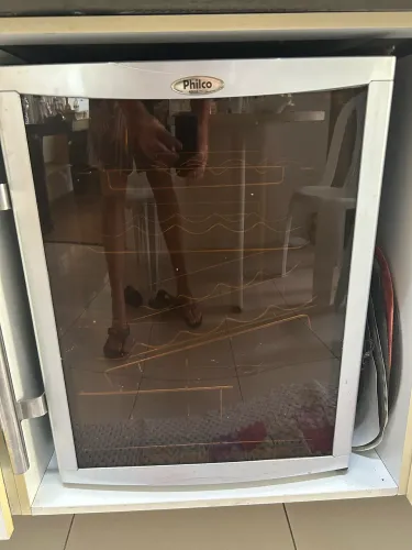 Adega refrigerada - 220V