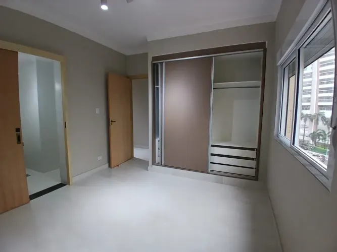 Imóvel para aluguel possui 135 metros quadrados com 3 quartos em José Menino - Santos - SP
