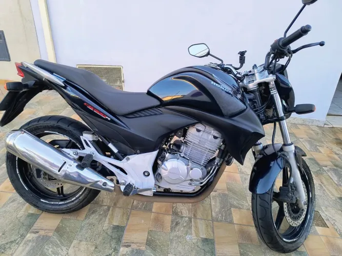 Vendo CB300 R 2012