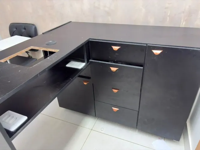 Mesa em L nail designer