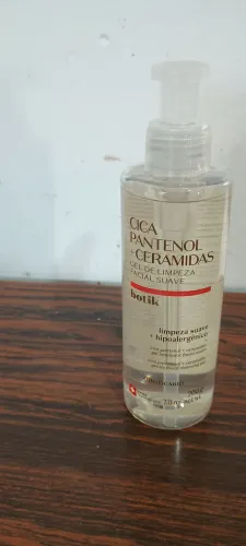 Gel de limpeza Boticário 