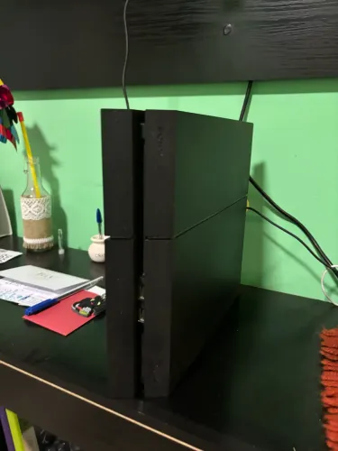 Vendo ps4 ou troco por iPad 9 ou iPad 10 (geração)