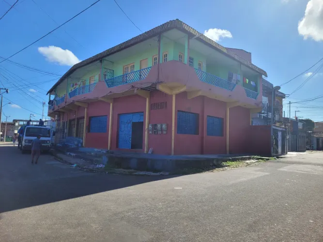 Lene Pegado Vende Prédio Comercial de 2 Andares com 600 m² próx da Boate Locomotiva