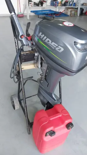 Motor de Popa Hidea 15 HP 2 Tempos - Apenas 7 horas de uso - Revisado na Autorizada