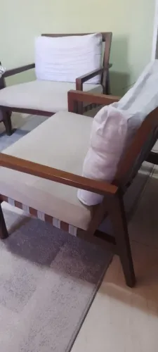 Poltronas de madeira ( Duas)pesadas