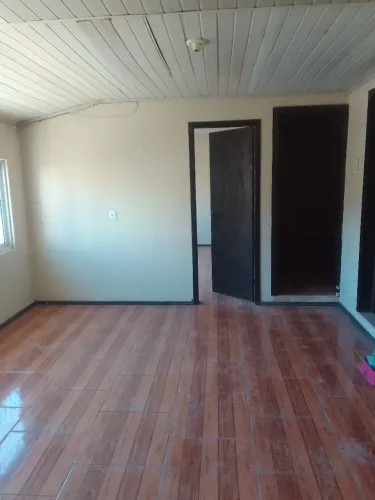 ALUGO APARTAMENTO TERREO COM 2 QUARTOS
