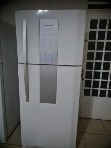 Geladeira DF80 553 Litros - Electrolux
