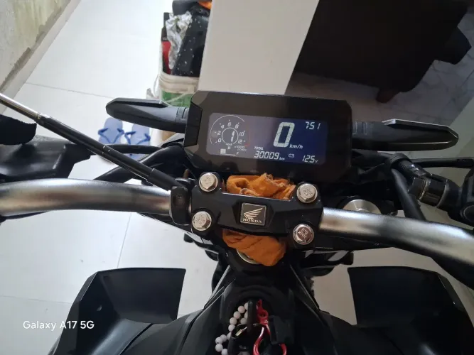 Honda CB Twister 300F - Impecável! Apenas 30.000 km
