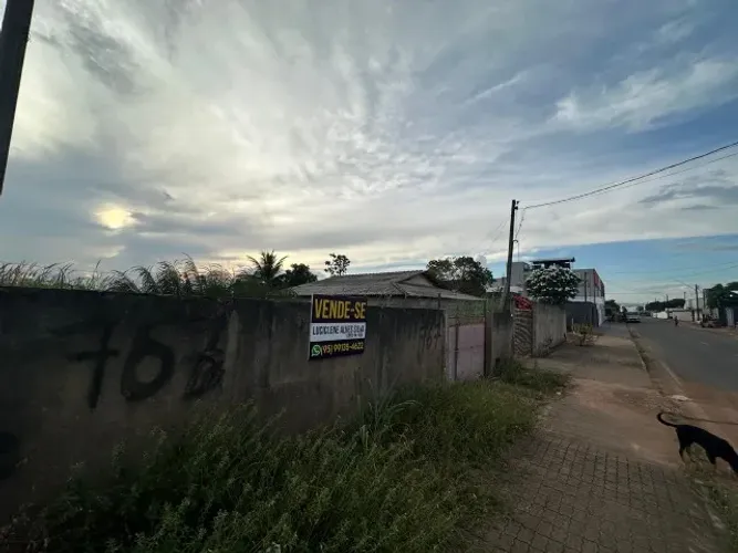 Vende - se Terreno no Barrio Cidade Satelite. Localizado por trás do Supermercado Gavião.