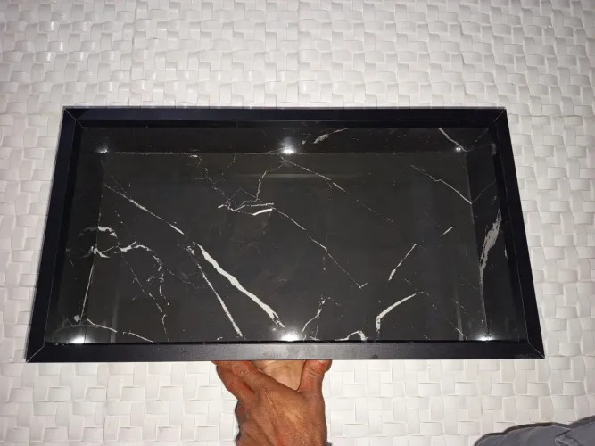 Nicho de porcelanato com instalação