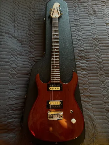 Guitarra Luthier com Madeira maciça