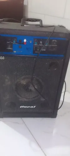 Caixa de som amplificada