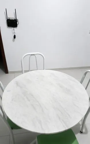 Mesa de mármore branco 