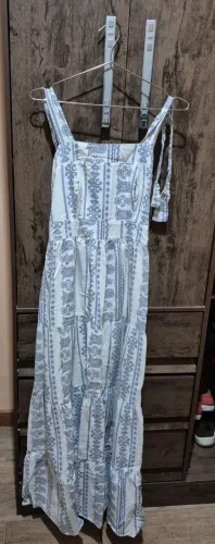 Desapego Vestidos Variados - Curtos, Longos, Estampados e Lisos