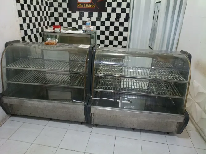 Vitrine para bolos e salgados