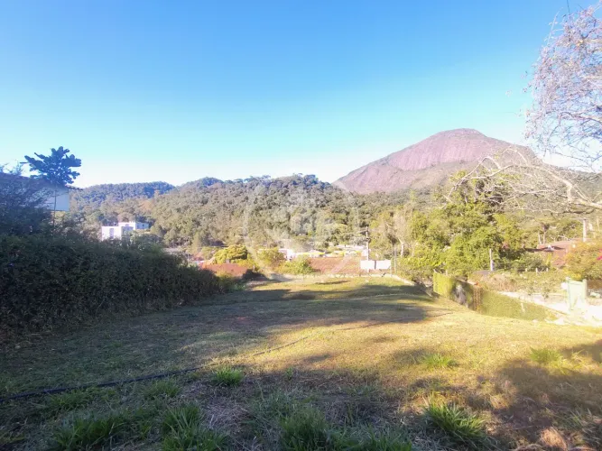 Terreno com cerca de 900 m², à venda R$ 650 mil, Ermitage/ Teresópolis. codigo: 362580