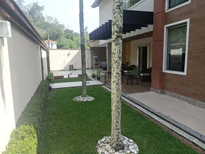 Condomínio Bosque dos Esquilos Mansão 5 suítes fino acabamento piscina churrasqueira