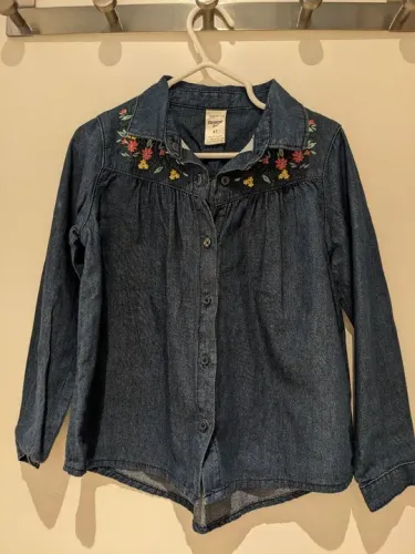 Camisa jeans infantil Oshkosh bordada Tam 4