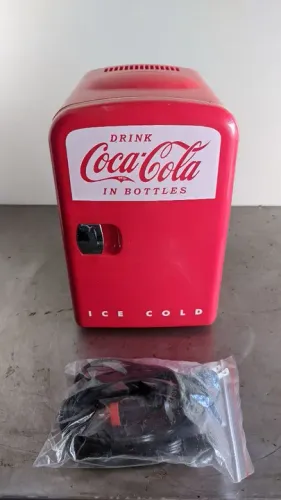 Frigobar Coca-Cola Retrô Mini Geladeira 4 Litros