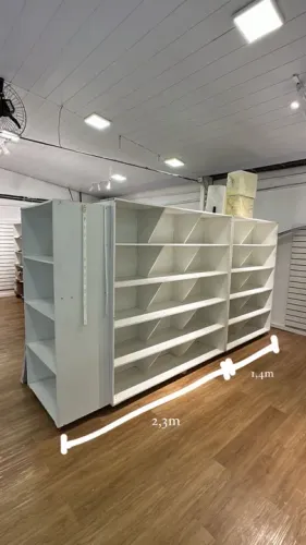 Estante em mdf dupla (pros dois lados) 2,3m