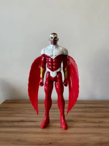 Boneco hasbro falcon