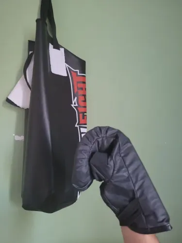 2 Luvas de Boxe e Saco de Pancada - Novas