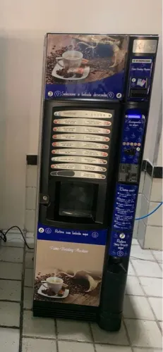 Máquina de Café e Bebidas kikko - Com cedulador e moedeiro