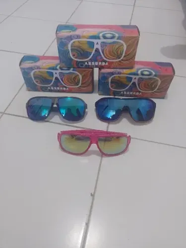Kit com 3 óculos de sol novos