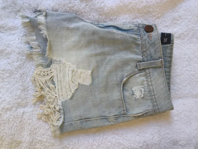 Short jeans