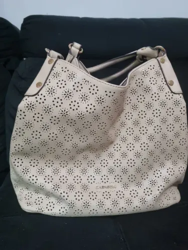 Bolsa de ombro feminina em couro sintético