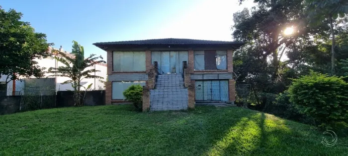 Prédio de 399.6m² no bairro Santo Antônio De Lisboa