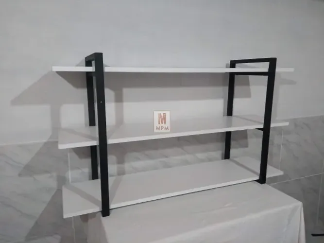 Prateleira Estilo Industrial em aço Branca