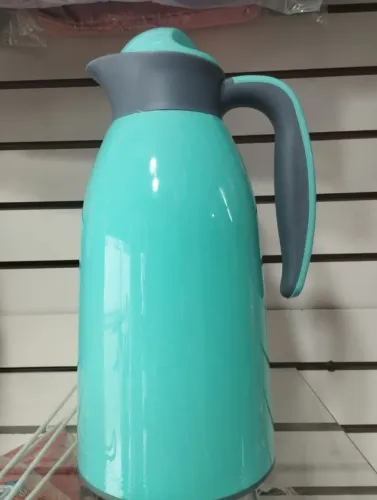 Garrafa Térmica- Design Moderno e Conservação Eficiente!