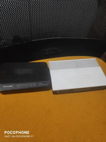 Dois modem roteador funcionando perfeitamente.