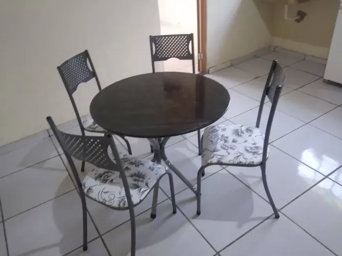 Conjunto Mesa e Cadeiras para Cozinha