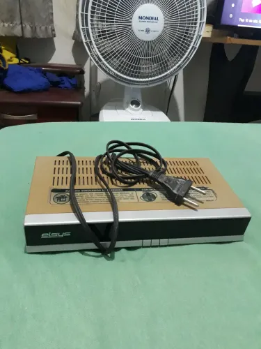 Receptor de sinal via satélite Elsys