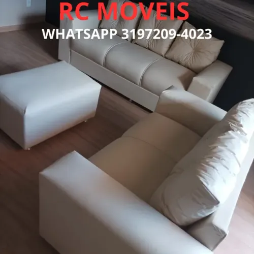 Sofá de Couro Sintético 3 e 2 Lugares + Puff - Conforto e Resistência