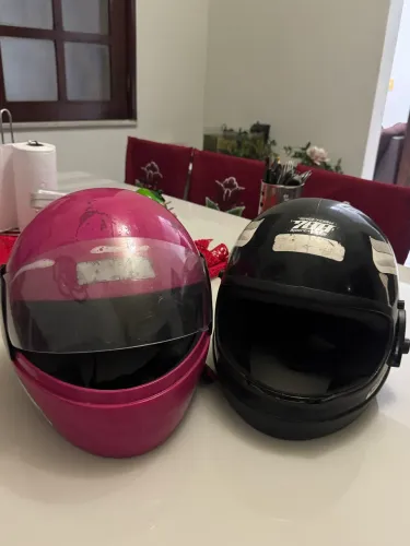 Vendo capacetes de moto 
