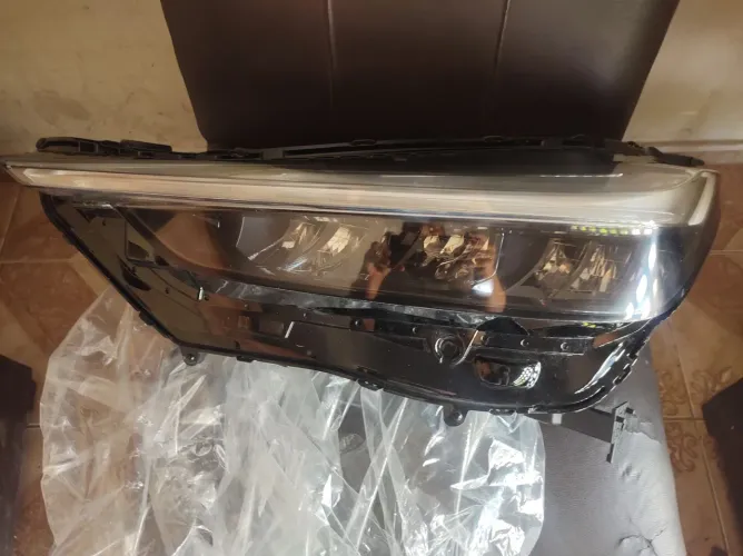 Farol HRv touring 2023 esquerdo 