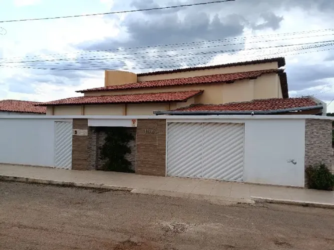 Casa á venda na AABB em Serra Talhada-PE