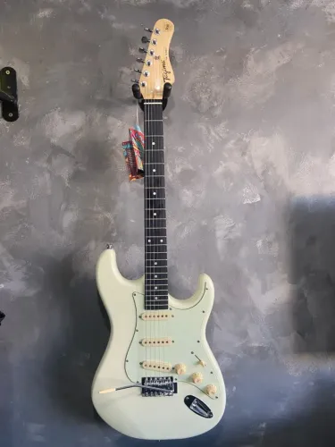 guitarra tagima stratocaster tg-500 olympic white
